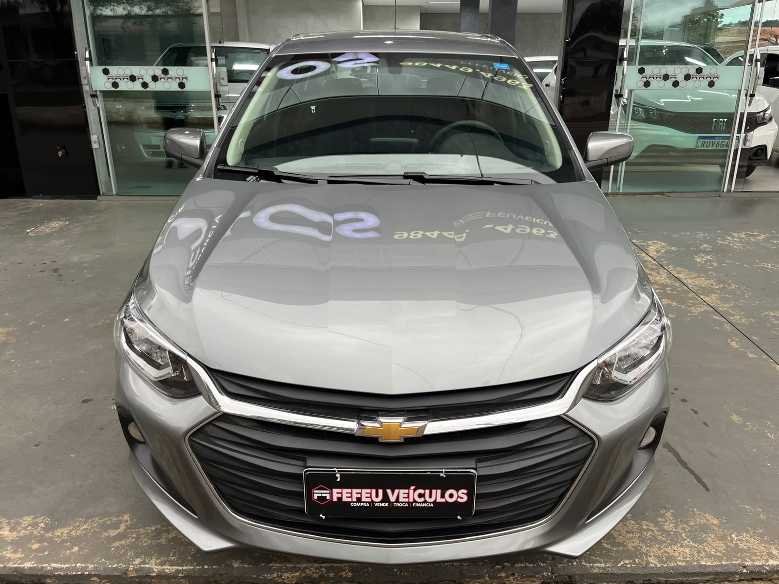Chevrolet Onix LT Hatch 1.0 - foto 2